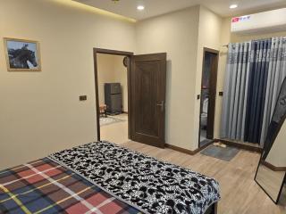 Zeta Mall Condo Pool above Mall below - 4