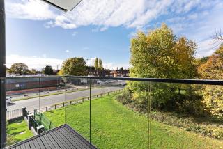 Luxury NEC and Birmingham Airport Apartment - 7