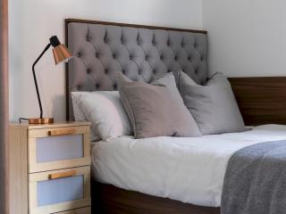 Luxurious Riverside View Apartment Pass The Keys - 9