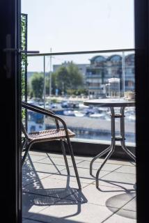 Luxurious Riverside View Apartment Pass The Keys - 7