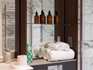 Luxurious Riverside View Apartment Pass The Keys - 2