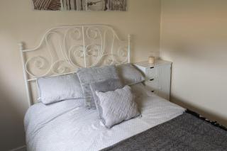 2 Bed Chalet - Sleeps 5 - Free Parking - Tv - 0