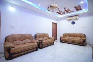 Stylish 4-Bedroom Family Getaway Luxury Living - 2