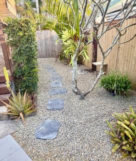 Caba Beach Condo Modern, 2-bedroom cabin, walk to the beach! 3-night minimum stay - 6