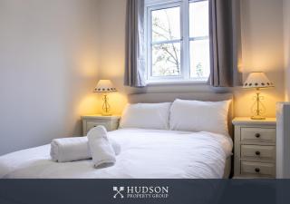 4-Bed Home near Telford Centre - 4