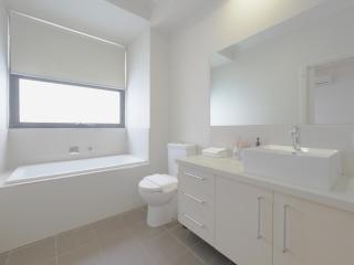 Mt Waverley Spacious 2br2ba Parking Wifi Balcony - 2