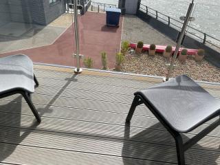 Ten Admiralty Pier - 7