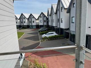 Ten Admiralty Pier - 5