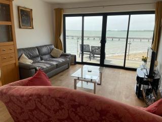 Ten Admiralty Pier - 6