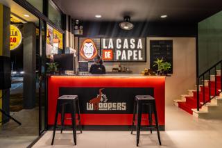 Whoopers Hostel Ao Nang - By The Beach - 8