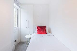 London Bridge Compact Apartment, Sleeps 3 , Tube 3 Mins Walk , Zone 1 , Weekly Offers - 7