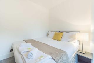 London Bridge Compact Apartment, Sleeps 3 , Tube 3 Mins Walk , Zone 1 , Weekly Offers - 3