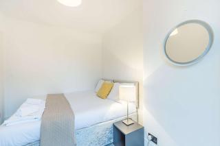 London Bridge Compact Apartment, Sleeps 3 , Tube 3 Mins Walk , Zone 1 , Weekly Offers - 2