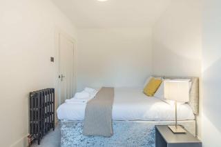 London Bridge Compact Apartment, Sleeps 3 , Tube 3 Mins Walk , Zone 1 , Weekly Offers - 1