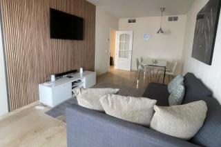 Apartment Sleeps 4 with Free Parking - 7