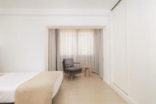 Top-Floor 2BR, Sea and city Views & Jacuzzi - 2