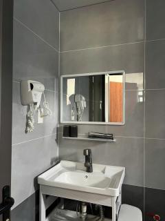 TGH Hồng Chiêm Hotel - 4