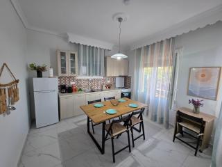 Marina's Guesthouse, seaview apartment - 4