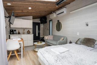 Himosranta Suite A - Private Suite with Hot Tub & Lake Views - 8