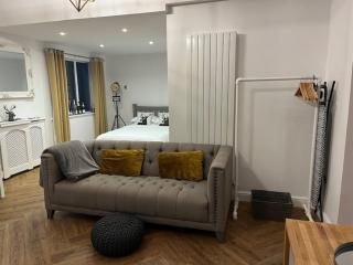 The Old Stable - Cottingham - 9