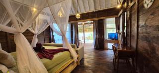 The National Park Villa with Joglo style villa and Jacuzzi - 4