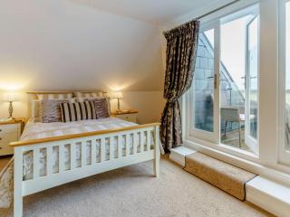 3 Bed in Tenby FB273 - 1