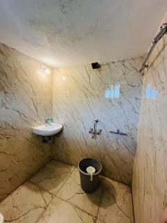 Rock Finch Holiday Homes - Malpe Beach - 2