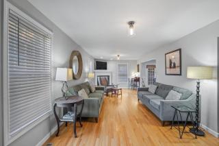 Modern Open Concept 4 Bed 2 5 Bath Mid to LongTerm Private Single Family Home - 5