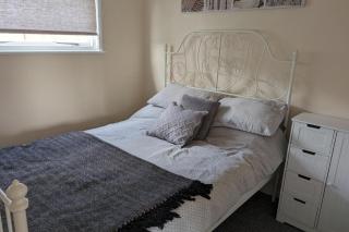 2 Bed Chalet - Sleeps 5 - Free Parking - Tv - 9