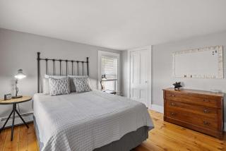 Exeter 2nd Floor 2 Bed 1 Bath- Pet Friendly - 5