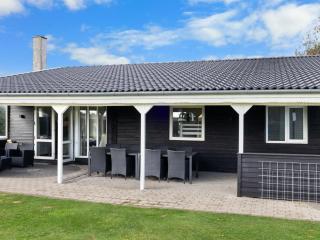 Holiday Home Rolfkarl - 250m from the sea by Interhome - 6