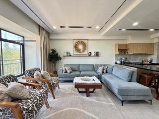 Bebinje's Space A Very Spacious Two Bedroom Apartment - 7