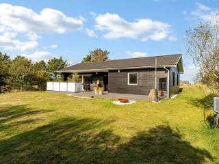 Holiday Home Sarika - 500m from the sea by Interhome - 3