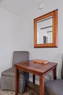 1st Flr 1 Bed 1 Ba Furnished-Pet Friendly - 4