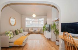 Stylish South Knighton House near Knighton Park - 0