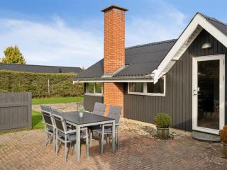 Holiday Home Hannah - 200m from the sea by Interhome - 2