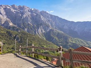 Chalet Ecureuil noir by Interhome - 1