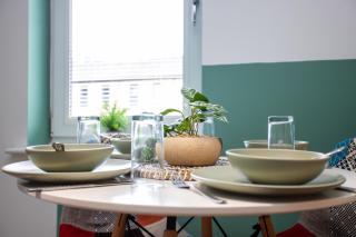 Carnforth 91 by Alt-Stay - Wakefield 2 Bed Ensuite Townhouse Contractor and Corporate Accommodation with Private Parking, Smart TV, Kitchen and Fast Wi Fi - Long Stay Ready with Weekly and Monthly Rates - 7