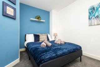 Carnforth 91 by Alt-Stay - Wakefield 2 Bed Ensuite Townhouse Contractor and Corporate Accommodation with Private Parking, Smart TV, Kitchen and Fast Wi Fi - Long Stay Ready with Weekly and Monthly Rates - 1