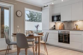 Large 3 bedroom apartment with free parking - 0