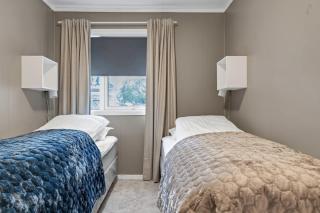 Large 3 bedroom apartment with free parking - 4