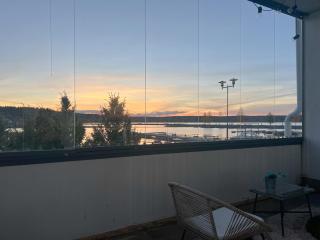 Kaksio järvinäkymällä ja saunalla Lahden Satamasta - 0