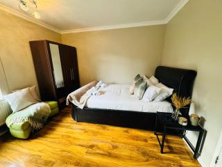 Modern Flat Near Arsenal Central London Parking - 3