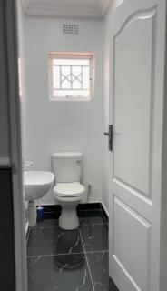 Beauty Blender Homes - The Monotone House - 1