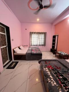 Hotel Glorious Inn - 1