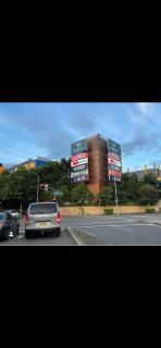 Spacious Melrose Park Apartment with Garden Views - 2