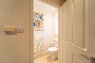 Stylish 4 Bedroom -Relocation-Leisure-Free WiFi- Sleeps 8 - 5