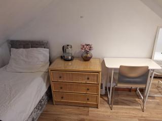 A quiet house in a nice area - 3