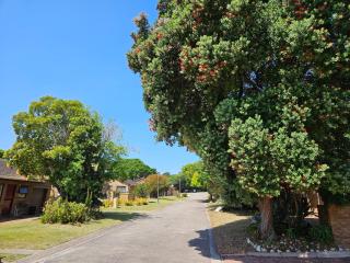 Tranquil Lake Escape - Modern Comfort & Nature - 6