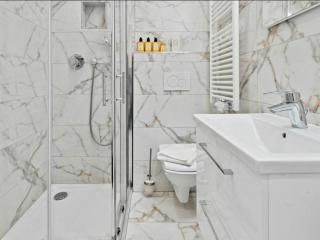 Elegant Vienna Retreat - 9